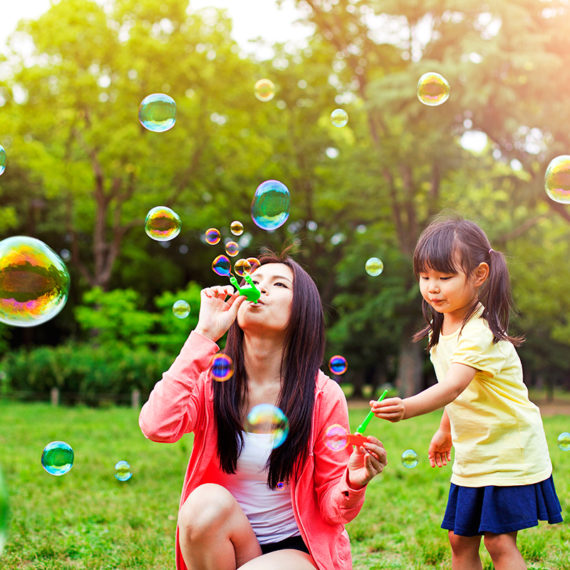 101 Things to Do This Spring with Your Child (That Don’t Involve Technology)