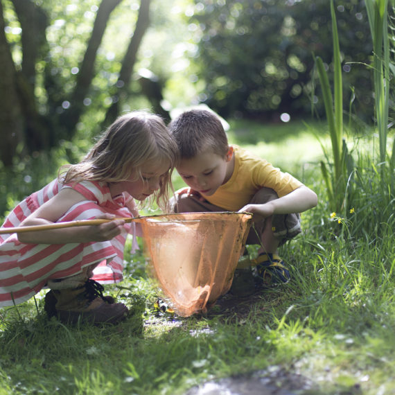 How to Raise Nature-Loving Kids in a Media-Loving World